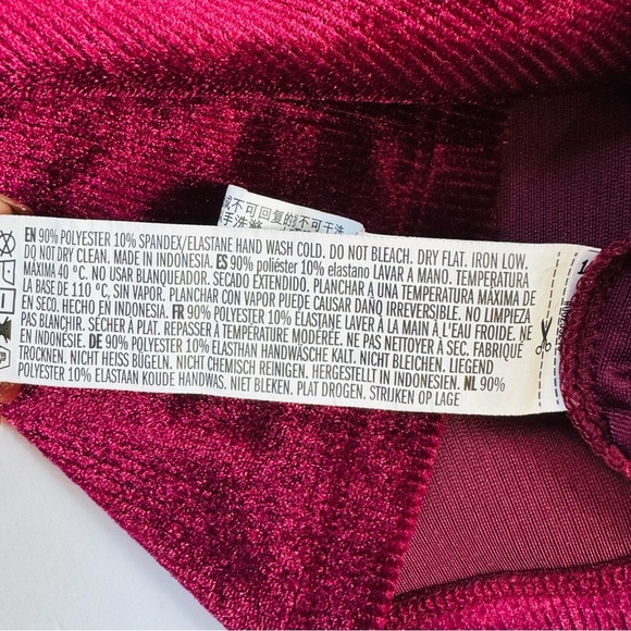 Forever 21 burgundy ribbed velvet short sleeve top - Picture 5 of 5